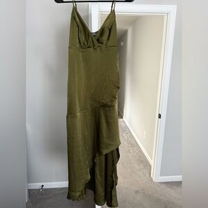 Like new Wild Fable silky green midi dress